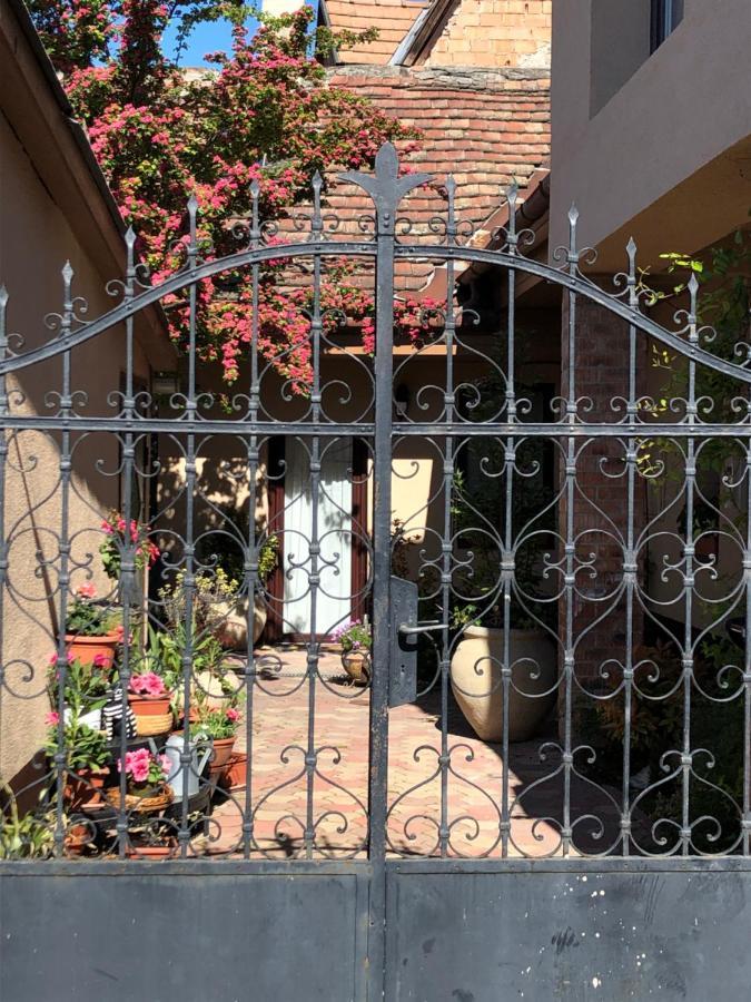 Milla Apartman Szentendre Buitenkant foto