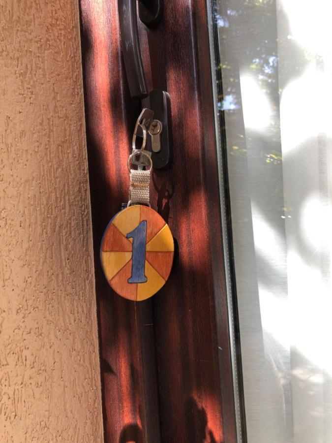 Milla Apartman Szentendre Buitenkant foto