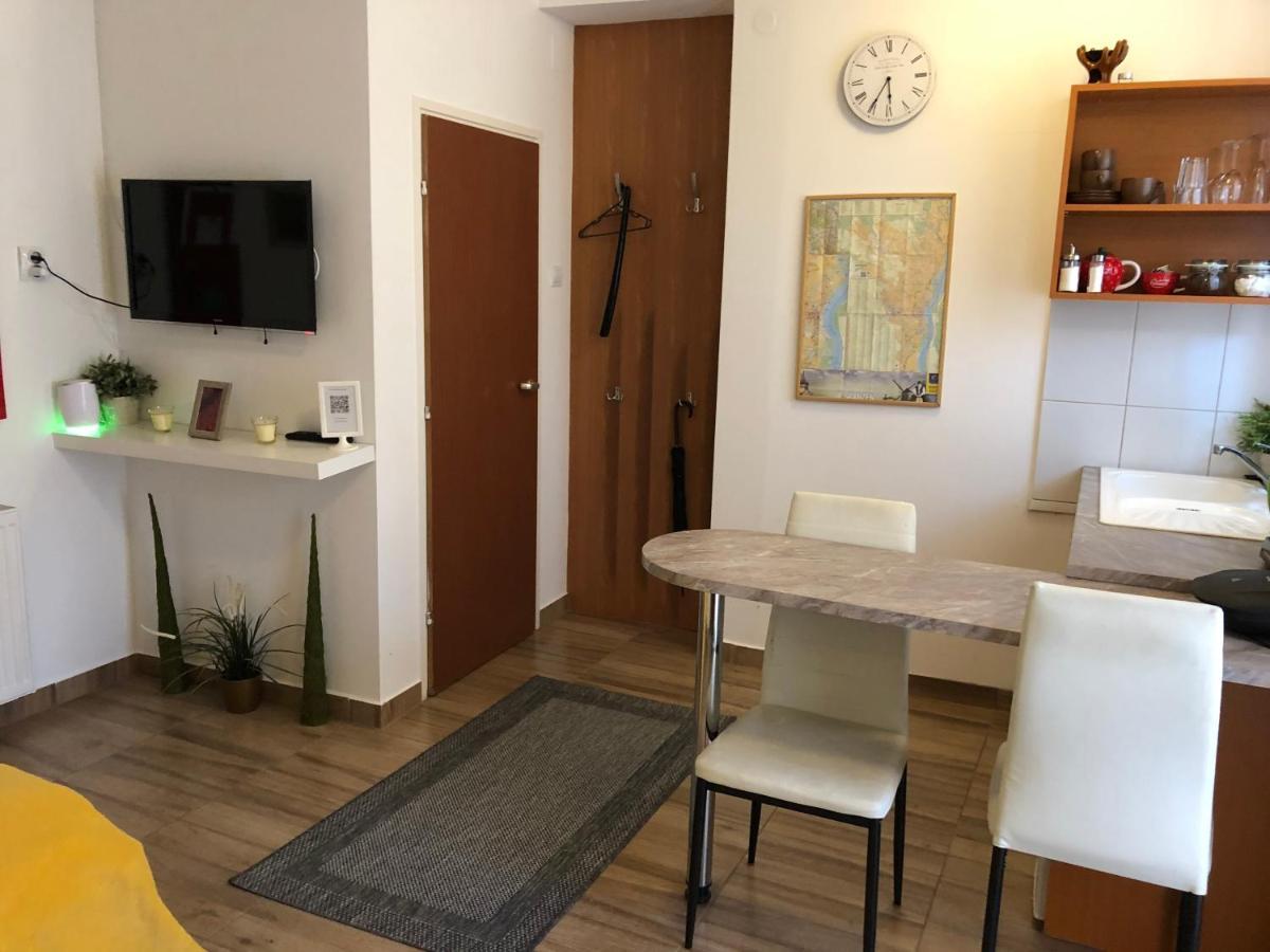 Milla Apartman Szentendre Buitenkant foto